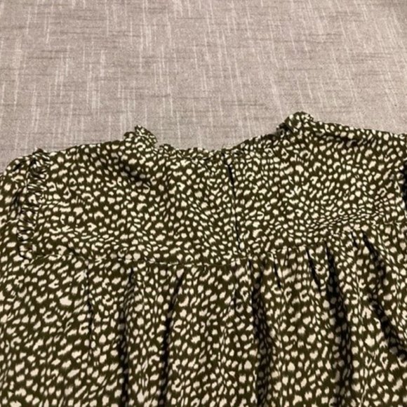 NWT - Olive Green Cheetah Print Long Sleeve Blouse, Sz. M - Picture 3 of 4